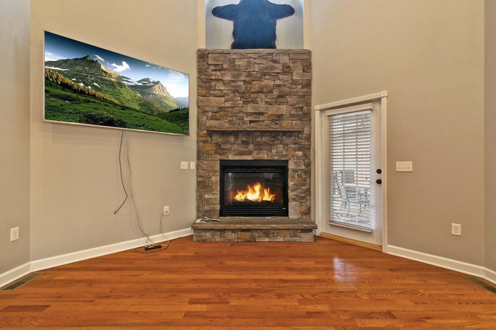Grimsley, Tennessee, 38565, United States, 4 Bedrooms Bedrooms, ,5 BathroomsBathrooms,Residential,Forsale,1929837