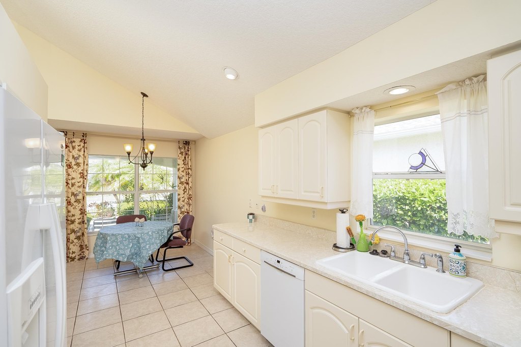 St Augustine, Florida, 32080, United States, 4 Bedrooms Bedrooms, ,2 BathroomsBathrooms,Residential,Forsale,1914473