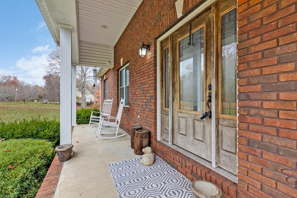 Grimsley, Tennessee, 38565, United States, 4 Bedrooms Bedrooms, ,5 BathroomsBathrooms,Residential,Forsale,1929837