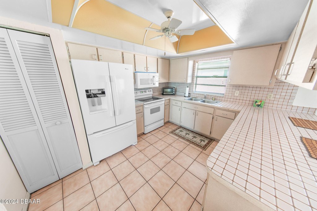 Ponce Inlet, Florida, 32127, United States, 3 Bedrooms Bedrooms, ,2 BathroomsBathrooms,Residential,Forsale,1918887