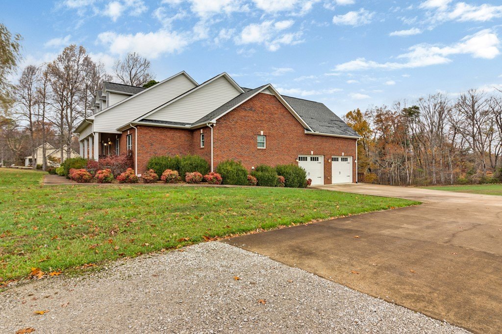 Grimsley, Tennessee, 38565, United States, 4 Bedrooms Bedrooms, ,5 BathroomsBathrooms,Residential,Forsale,1929837