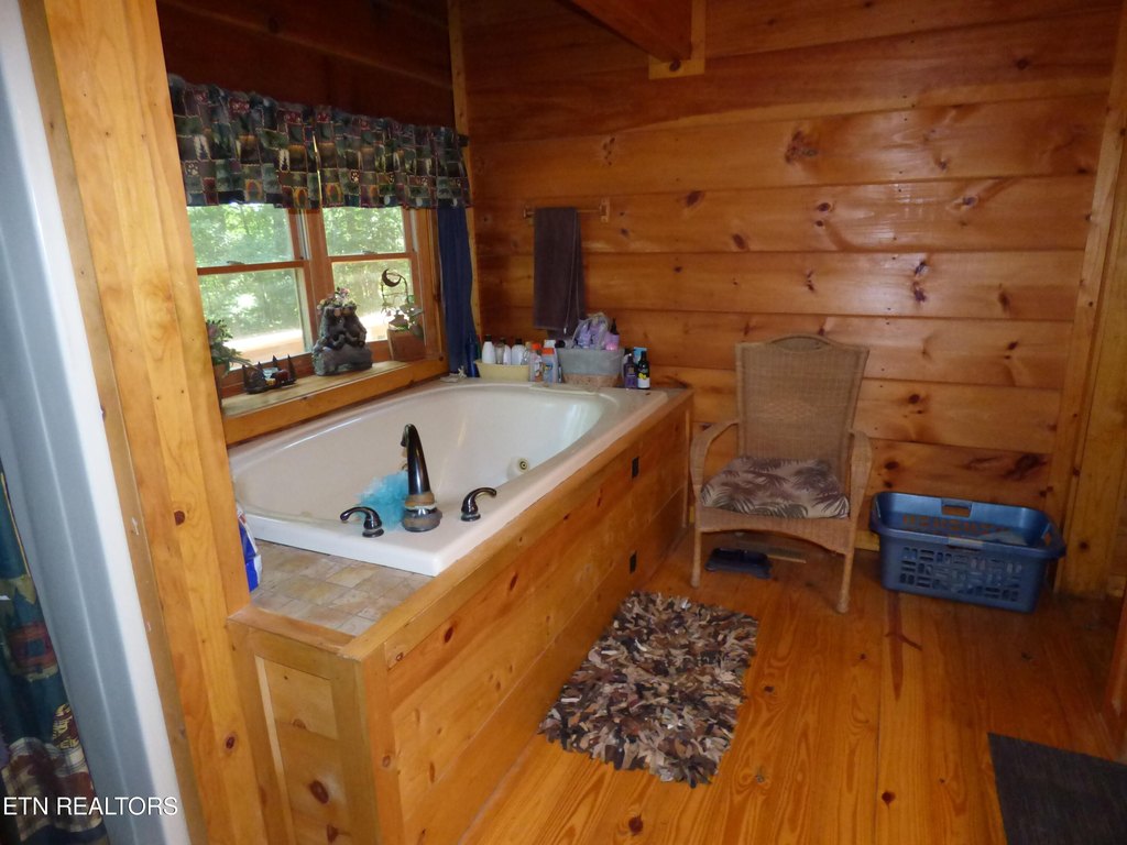 Crossville, Tennessee, 38571, United States, 4 Bedrooms Bedrooms, ,5.5 BathroomsBathrooms,Residential,Forsale,1907867