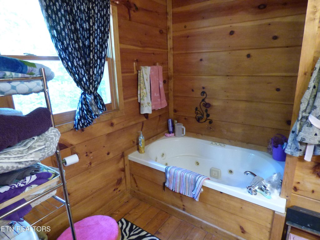 Crossville, Tennessee, 38571, United States, 4 Bedrooms Bedrooms, ,5.5 BathroomsBathrooms,Residential,Forsale,1907867