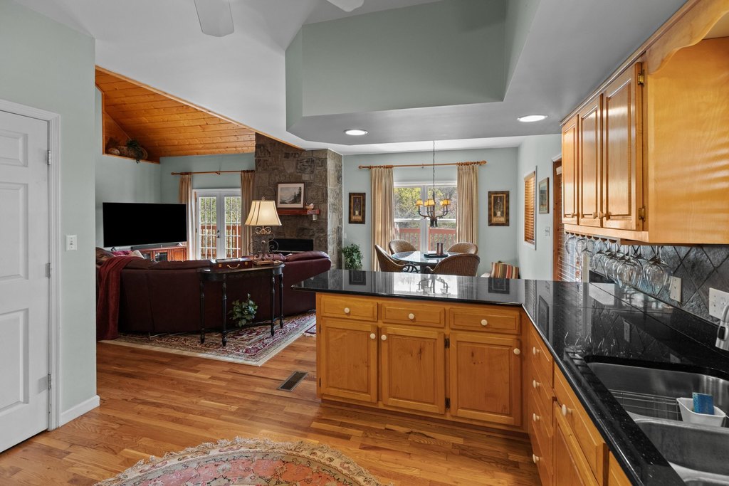 Dandridge, Tennessee, 37725, United States, 3 Bedrooms Bedrooms, ,3.5 BathroomsBathrooms,Residential,Forsale,1918878