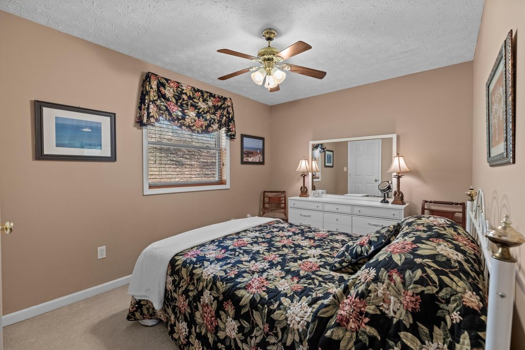 Dandridge, Tennessee, 37725, United States, 3 Bedrooms Bedrooms, ,3.5 BathroomsBathrooms,Residential,Forsale,1918878