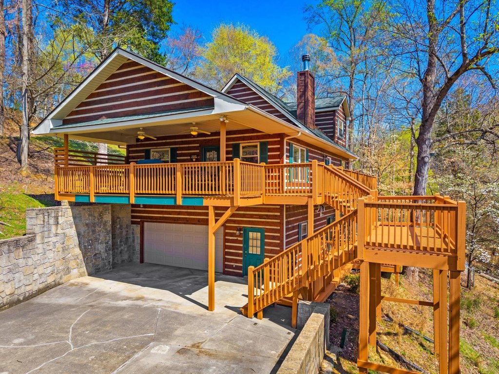 Dandridge, Tennessee, 37725, United States, 3 Bedrooms Bedrooms, ,3.5 BathroomsBathrooms,Residential,Forsale,1918878