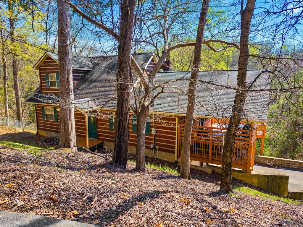 Dandridge, Tennessee, 37725, United States, 3 Bedrooms Bedrooms, ,3.5 BathroomsBathrooms,Residential,Forsale,1918878