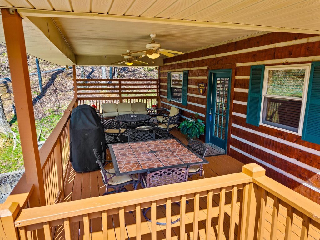 Dandridge, Tennessee, 37725, United States, 3 Bedrooms Bedrooms, ,3.5 BathroomsBathrooms,Residential,Forsale,1918878
