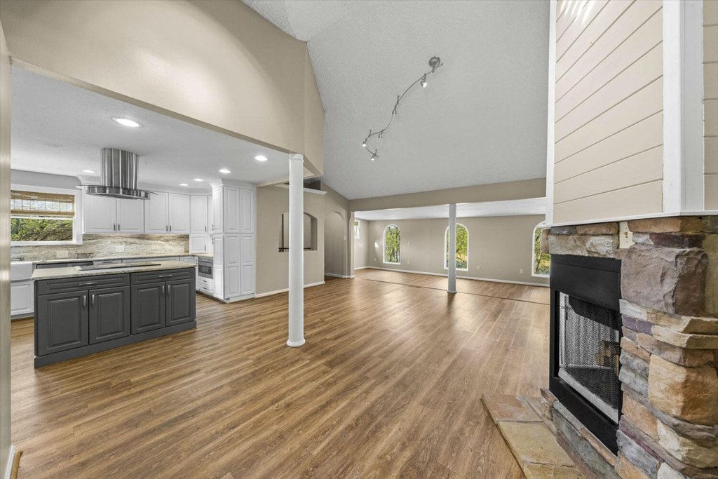 Talbott, Tennessee, 37877, United States, 2 Bedrooms Bedrooms, ,3.5 BathroomsBathrooms,Residential,Forsale,1884068