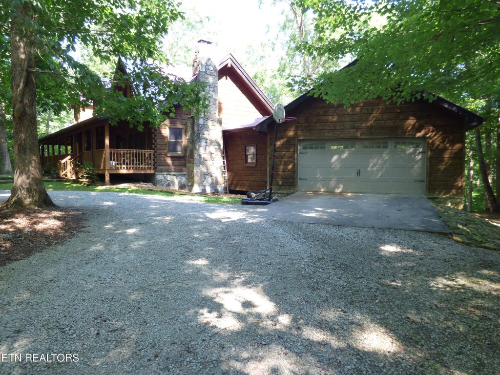 Crossville, Tennessee, 38571, United States, 4 Bedrooms Bedrooms, ,5.5 BathroomsBathrooms,Residential,Forsale,1907867