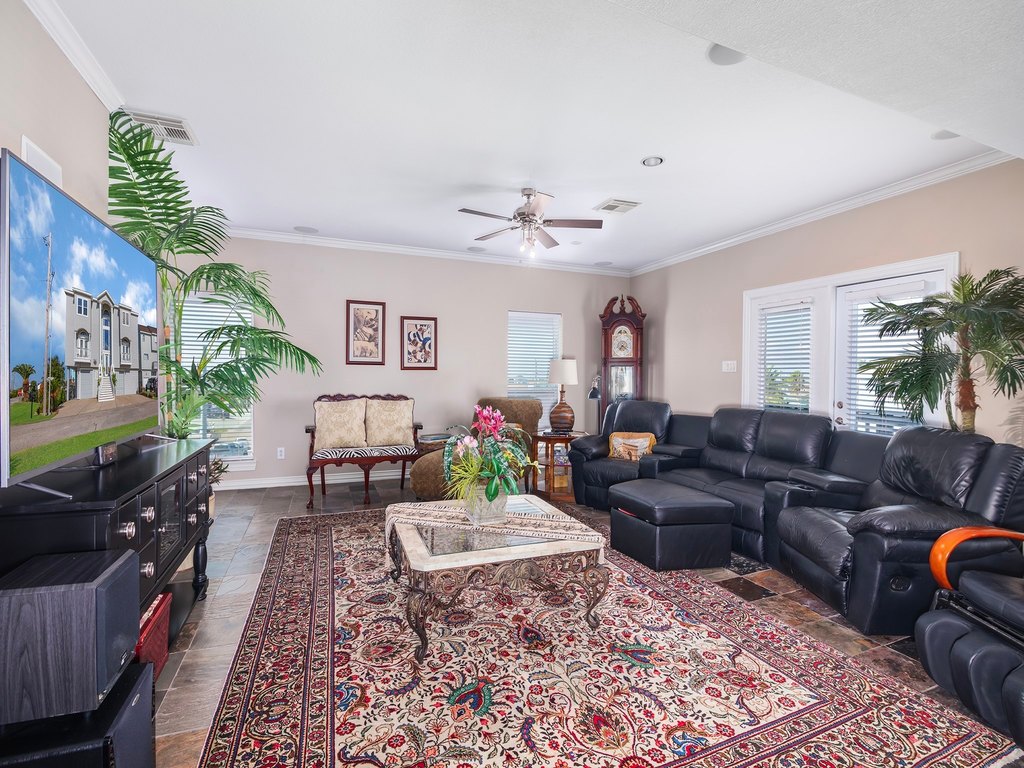 La Marque, Texas, 77568, United States, 4 Bedrooms Bedrooms, ,4.5 BathroomsBathrooms,Residential,Forsale,1889101