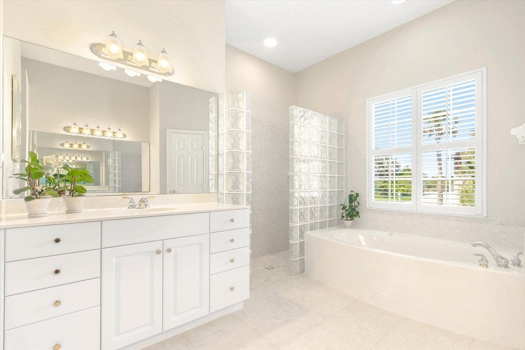 St Augustine, Florida, 32080, United States, 5 Bedrooms Bedrooms, ,4 BathroomsBathrooms,Residential,Forsale,1941449