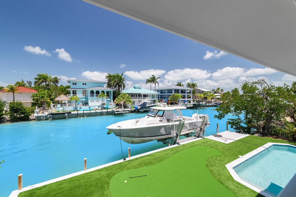 Duck, Florida, 33050, United States, 3 Bedrooms Bedrooms, ,3 BathroomsBathrooms,Residential,Forsale,1884612