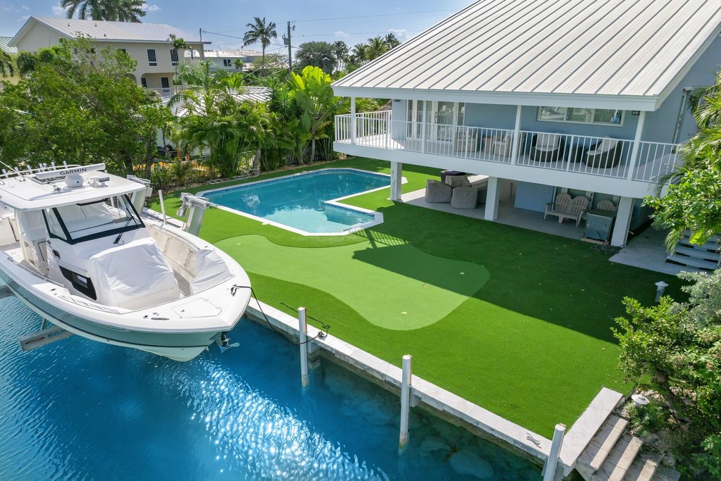 Duck, Florida, 33050, United States, 3 Bedrooms Bedrooms, ,3 BathroomsBathrooms,Residential,Forsale,1884612