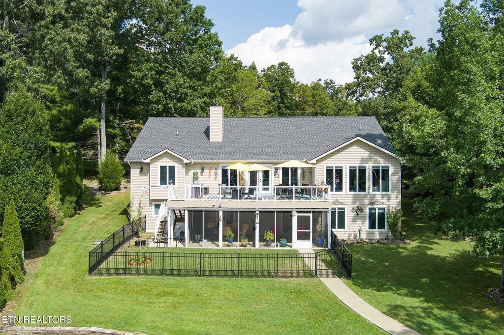 Crossville, Tennessee, 38558, United States, 4 Bedrooms Bedrooms, ,3.5 BathroomsBathrooms,Residential,Forsale,1907878