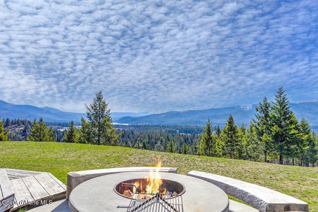 Priest River, Idaho, 83856, United States, 5 Bedrooms Bedrooms, ,4 BathroomsBathrooms,Residential,Forsale,1913913