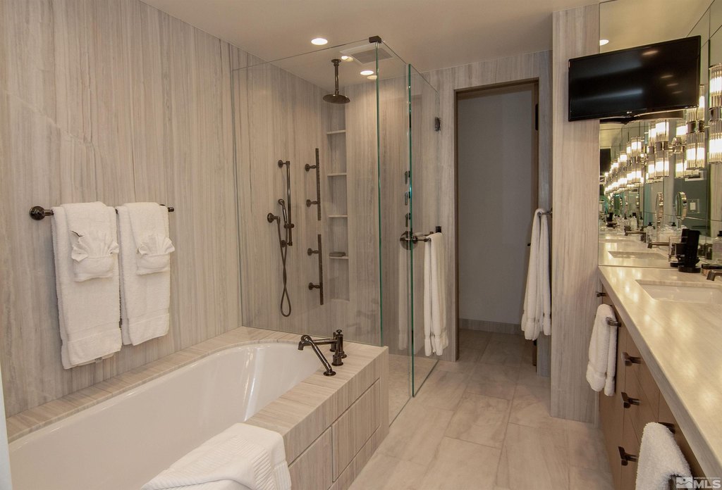 Stateline, Nevada, 89449, United States, 5 Bedrooms Bedrooms, ,5.5 BathroomsBathrooms,Residential,Forsale,1933926