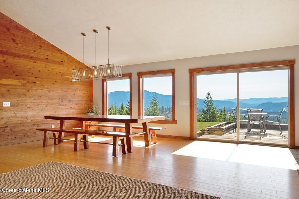 Priest River, Idaho, 83856, United States, 5 Bedrooms Bedrooms, ,4 BathroomsBathrooms,Residential,Forsale,1913913