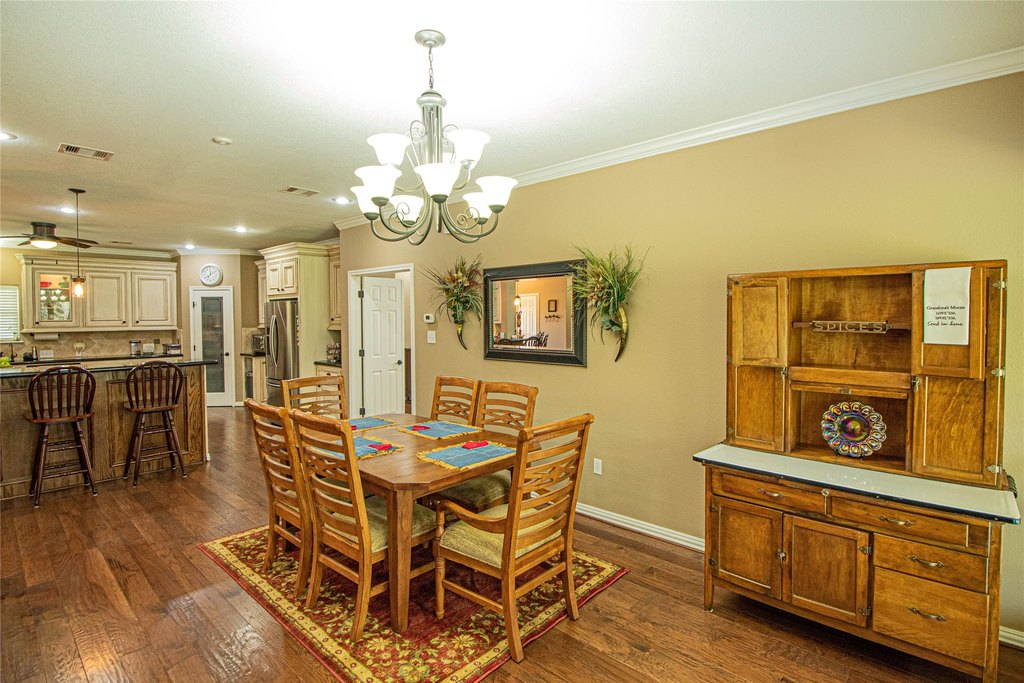 Livingston, Texas, 77351, United States, 3 Bedrooms Bedrooms, ,2.5 BathroomsBathrooms,Residential,Forsale,1953110
