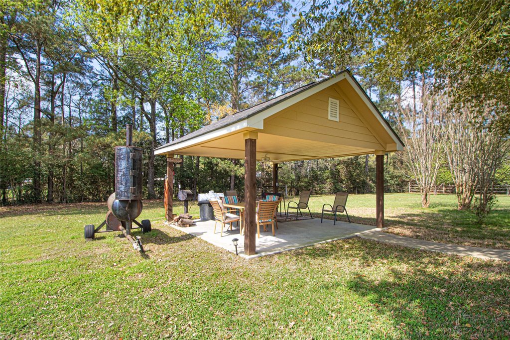 Livingston, Texas, 77351, United States, 3 Bedrooms Bedrooms, ,2.5 BathroomsBathrooms,Residential,Forsale,1953110
