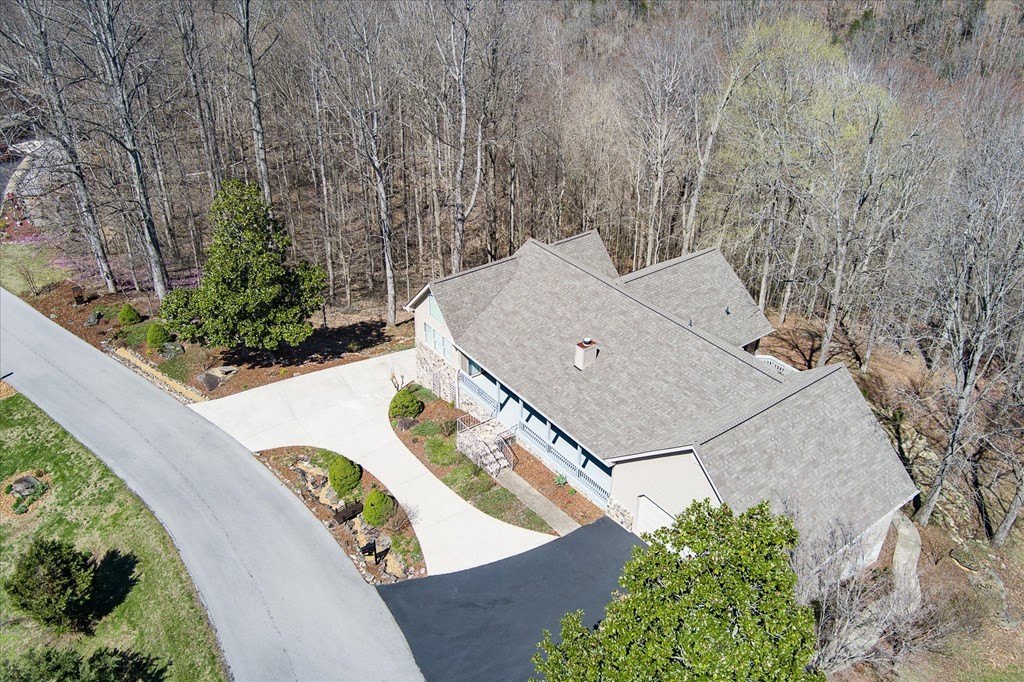 Byrdstown, Tennessee, 38549, United States, 3 Bedrooms Bedrooms, ,3 BathroomsBathrooms,Residential,Forsale,1886007