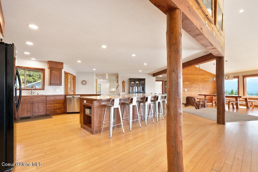 Priest River, Idaho, 83856, United States, 5 Bedrooms Bedrooms, ,4 BathroomsBathrooms,Residential,Forsale,1913913