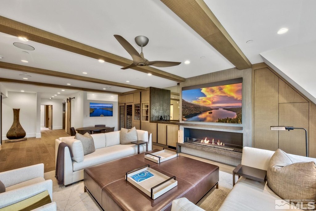 Stateline, Nevada, 89449, United States, 5 Bedrooms Bedrooms, ,5.5 BathroomsBathrooms,Residential,Forsale,1933926