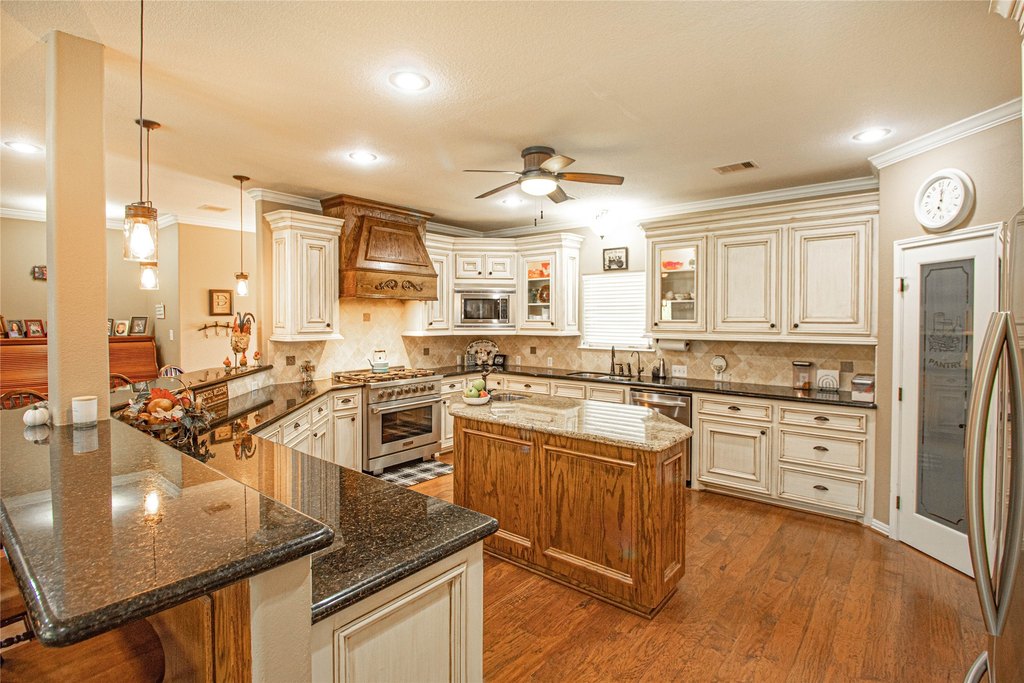 Livingston, Texas, 77351, United States, 3 Bedrooms Bedrooms, ,2.5 BathroomsBathrooms,Residential,Forsale,1953110