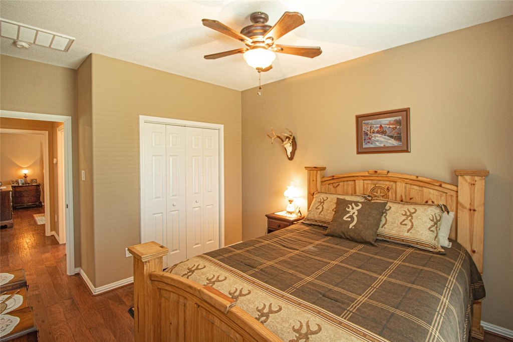 Livingston, Texas, 77351, United States, 3 Bedrooms Bedrooms, ,2.5 BathroomsBathrooms,Residential,Forsale,1953110