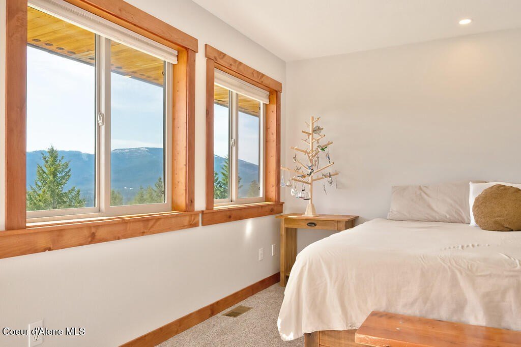 Priest River, Idaho, 83856, United States, 5 Bedrooms Bedrooms, ,4 BathroomsBathrooms,Residential,Forsale,1913913