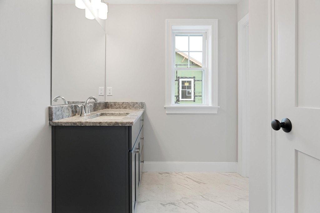 Portsmouth, New Hampshire, 03801, United States, 4 Bedrooms Bedrooms, ,2.5 BathroomsBathrooms,Residential,Forsale,1933979