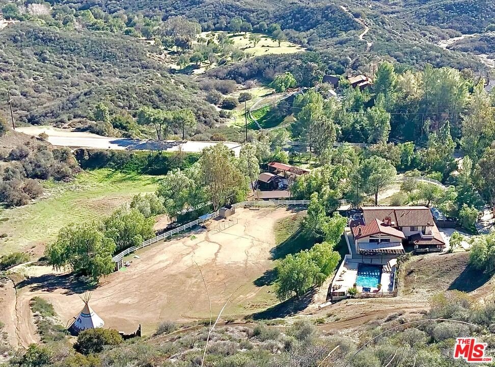 Calabasas, California, 91302, United States, 4 Bedrooms Bedrooms, ,2.5 BathroomsBathrooms,Residential,Forsale,1904929