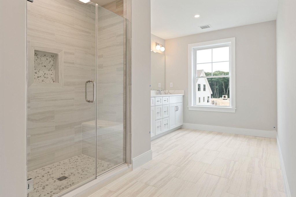 Portsmouth, New Hampshire, 03801, United States, 4 Bedrooms Bedrooms, ,2.5 BathroomsBathrooms,Residential,Forsale,1933979