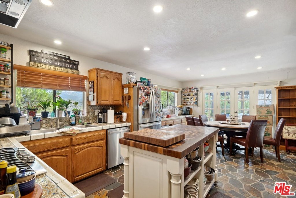 Calabasas, California, 91302, United States, 4 Bedrooms Bedrooms, ,2.5 BathroomsBathrooms,Residential,Forsale,1904929