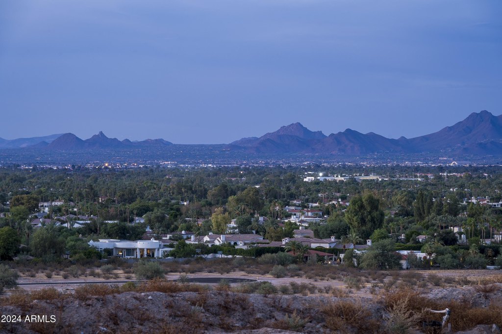 Paradise Valley, Arizona, 85253, United States, 4 Bedrooms Bedrooms, ,6 BathroomsBathrooms,Residential,Forsale,1934074