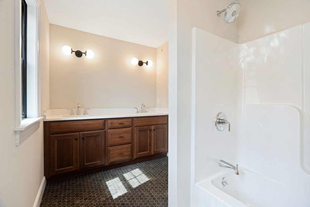 Portsmouth, New Hampshire, 03801, United States, 4 Bedrooms Bedrooms, ,2.5 BathroomsBathrooms,Residential,Forsale,1933979