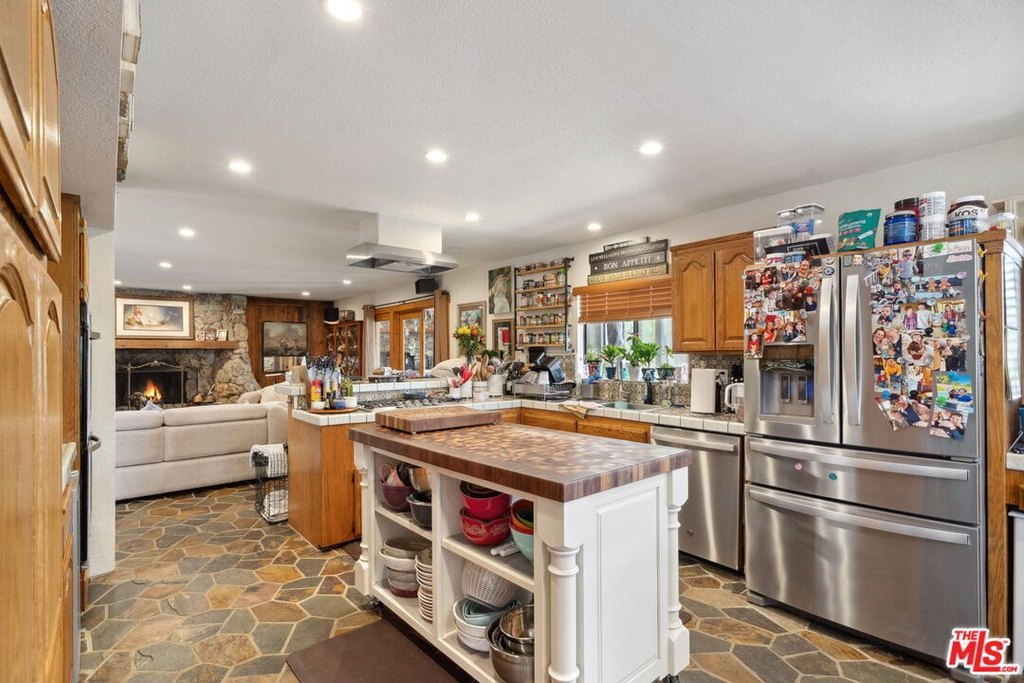 Calabasas, California, 91302, United States, 4 Bedrooms Bedrooms, ,2.5 BathroomsBathrooms,Residential,Forsale,1904929