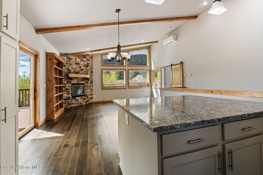 Sandpoint, Idaho, 83864, United States, 3 Bedrooms Bedrooms, ,2.5 BathroomsBathrooms,Residential,Forsale,1913847