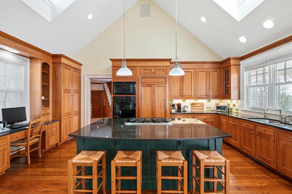 Randolph, Vermont, 05060, United States, 4 Bedrooms Bedrooms, ,6.5 BathroomsBathrooms,Residential,Forsale,1999509