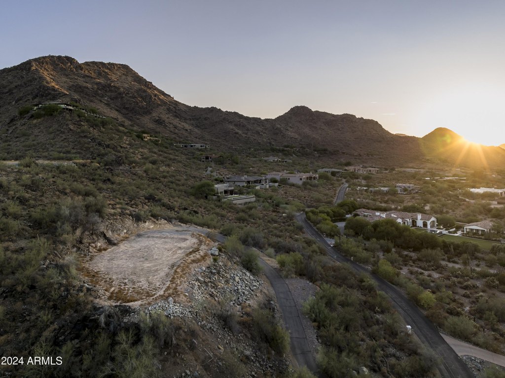 Paradise Valley, Arizona, 85253, United States, 4 Bedrooms Bedrooms, ,6 BathroomsBathrooms,Residential,Forsale,1934074