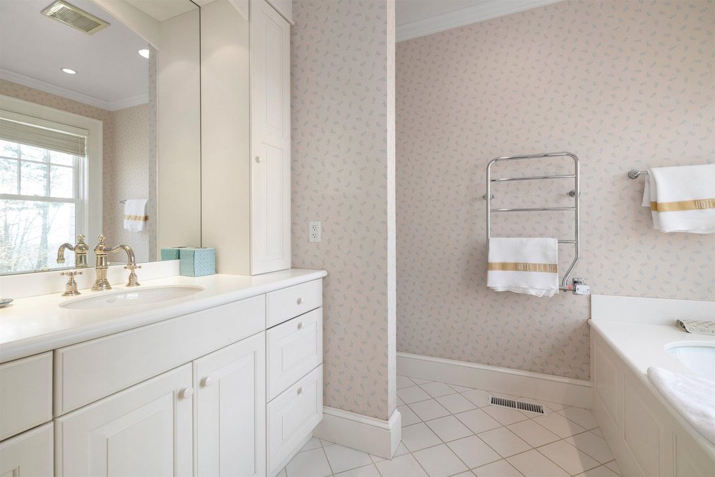 Randolph, Vermont, 05060, United States, 4 Bedrooms Bedrooms, ,6.5 BathroomsBathrooms,Residential,Forsale,1999509