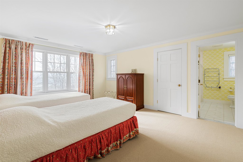 Randolph, Vermont, 05060, United States, 4 Bedrooms Bedrooms, ,6.5 BathroomsBathrooms,Residential,Forsale,1999509