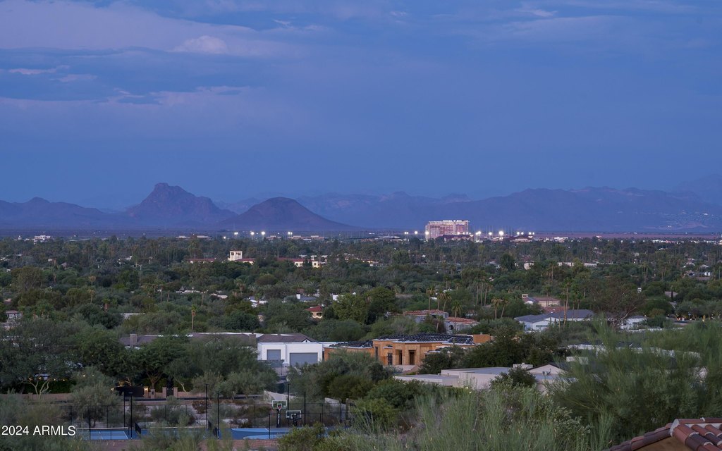 Paradise Valley, Arizona, 85253, United States, 4 Bedrooms Bedrooms, ,6 BathroomsBathrooms,Residential,Forsale,1934074