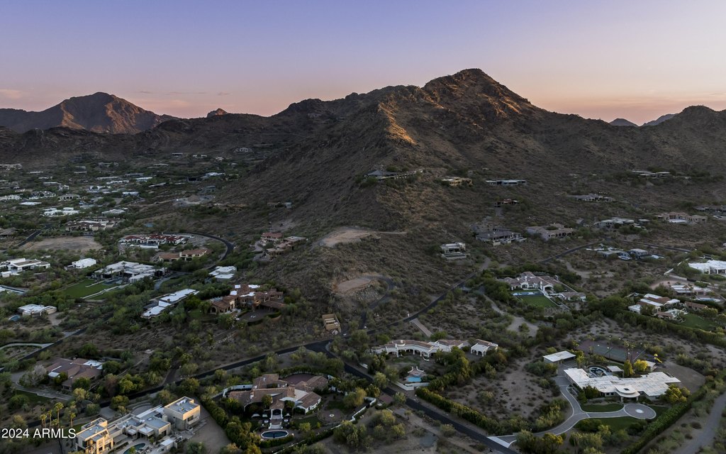 Paradise Valley, Arizona, 85253, United States, 4 Bedrooms Bedrooms, ,6 BathroomsBathrooms,Residential,Forsale,1934074