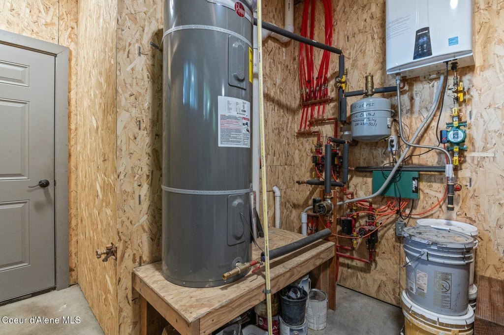 Sandpoint, Idaho, 83864, United States, 3 Bedrooms Bedrooms, ,2.5 BathroomsBathrooms,Residential,Forsale,1913847