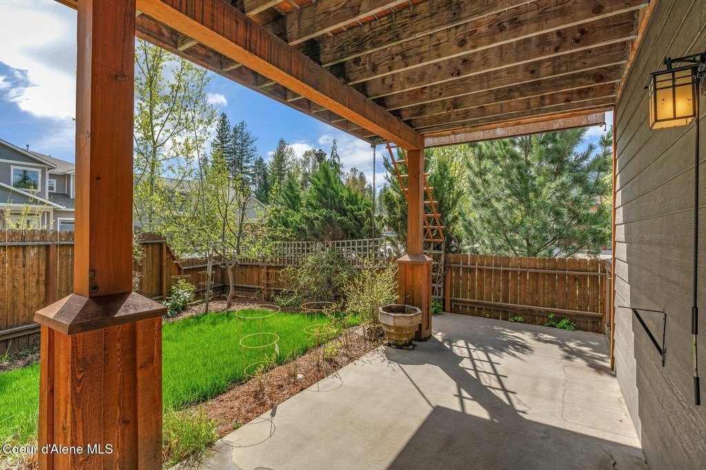 Sandpoint, Idaho, 83864, United States, 3 Bedrooms Bedrooms, ,2.5 BathroomsBathrooms,Residential,Forsale,1913847