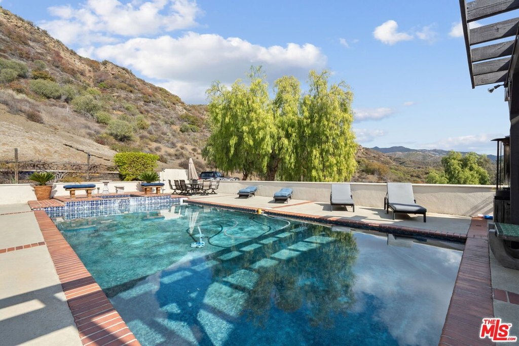 Calabasas, California, 91302, United States, 4 Bedrooms Bedrooms, ,2.5 BathroomsBathrooms,Residential,Forsale,1904929