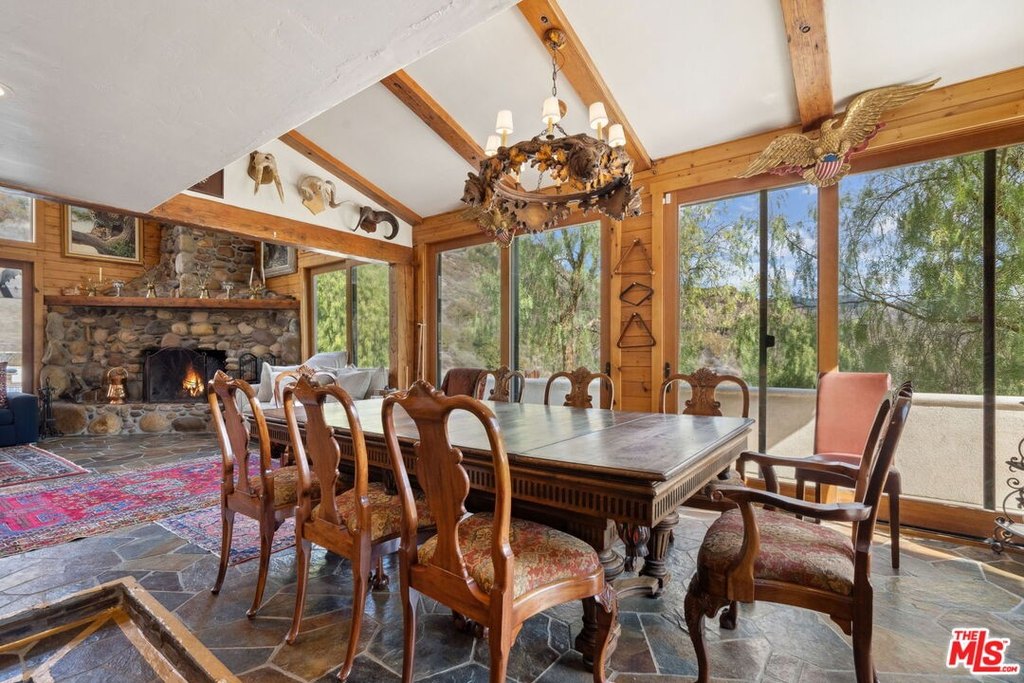 Calabasas, California, 91302, United States, 4 Bedrooms Bedrooms, ,2.5 BathroomsBathrooms,Residential,Forsale,1904929