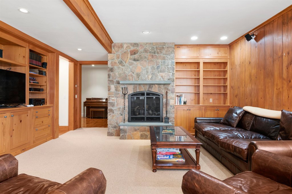 Randolph, Vermont, 05060, United States, 4 Bedrooms Bedrooms, ,6.5 BathroomsBathrooms,Residential,Forsale,1999509