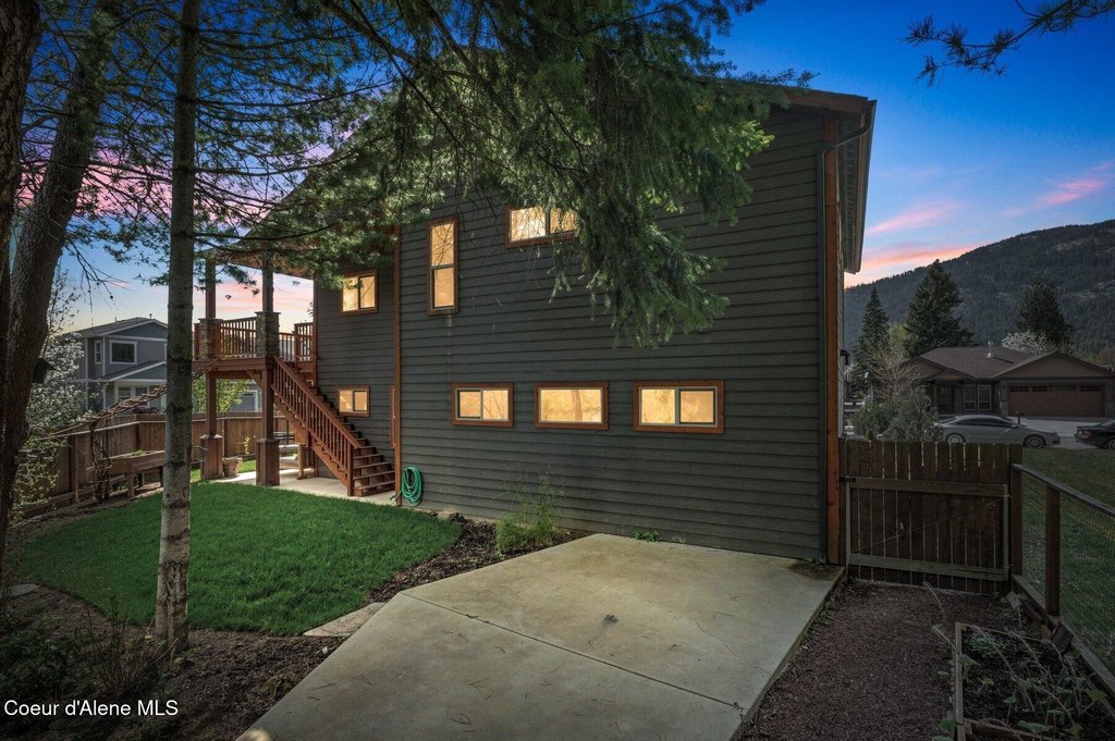 Sandpoint, Idaho, 83864, United States, 3 Bedrooms Bedrooms, ,2.5 BathroomsBathrooms,Residential,Forsale,1913847